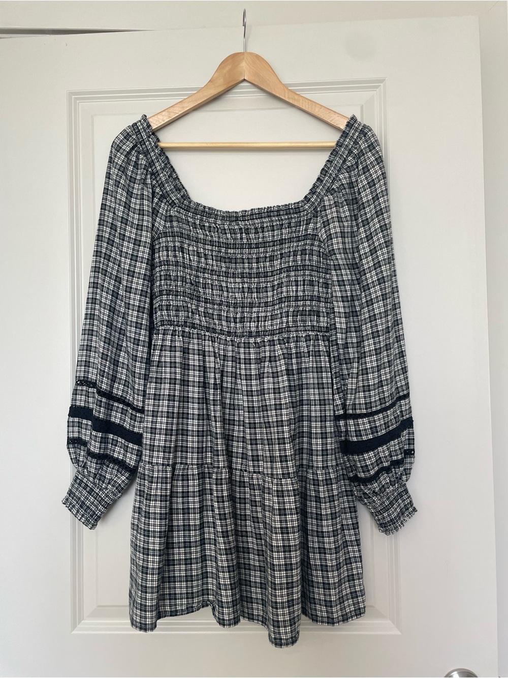 American Eagle Outfitters Black & White Plaid Smocked Long-Sleeve Mini Dress